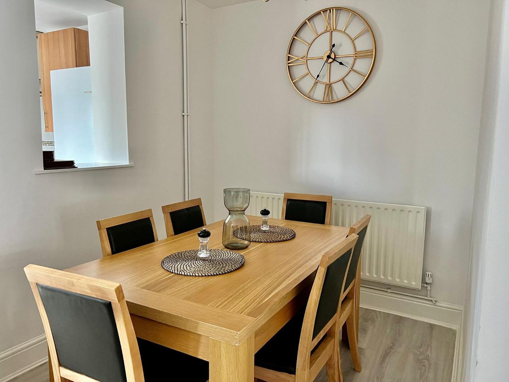 Executive 3 Bedroom Port Talbot Town Centre Margam Sleeps 7 외부 사진