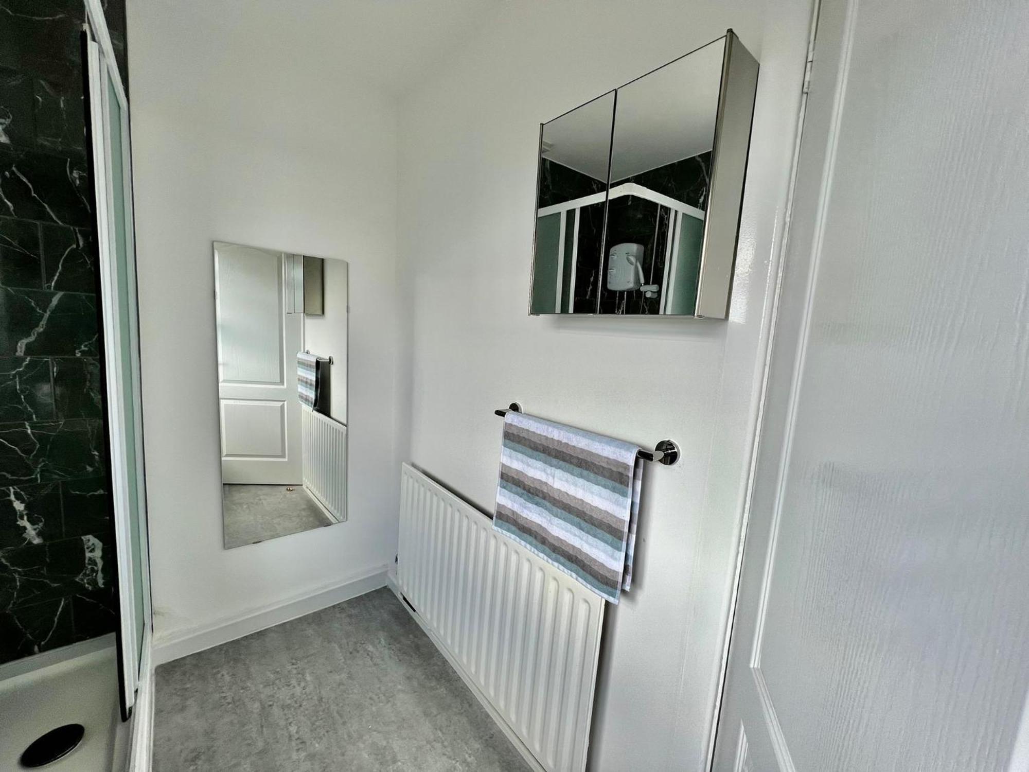 Executive 3 Bedroom Port Talbot Town Centre Margam Sleeps 7 외부 사진